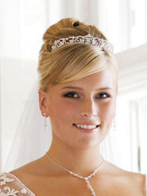 Long Wedding Hairstyles with Veils and Tiaras – Knot For Life